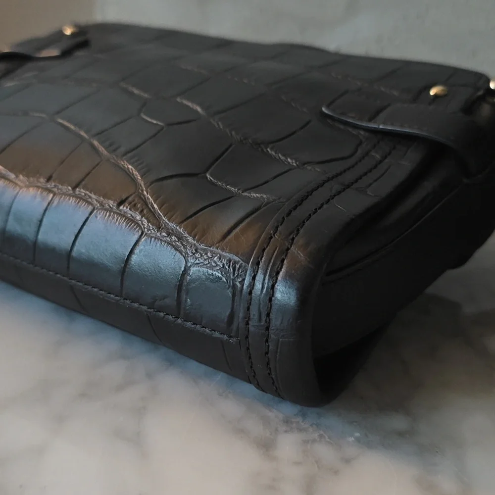 Coach black leather embossed small crossbody gold detail - Picture 8 of 13